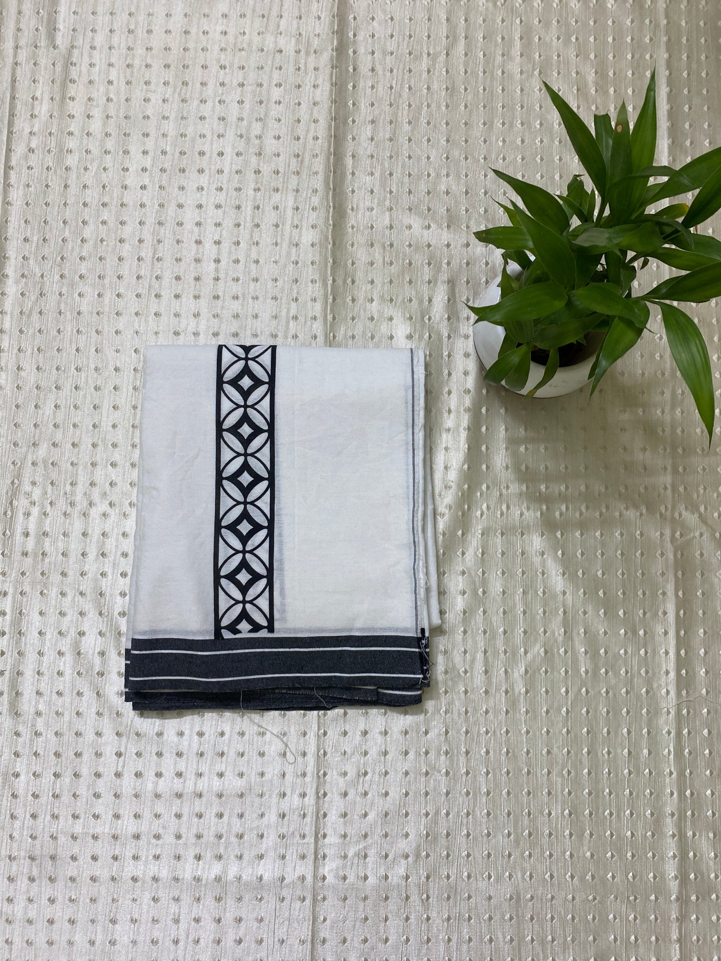 Karuppu vellai art dhoti